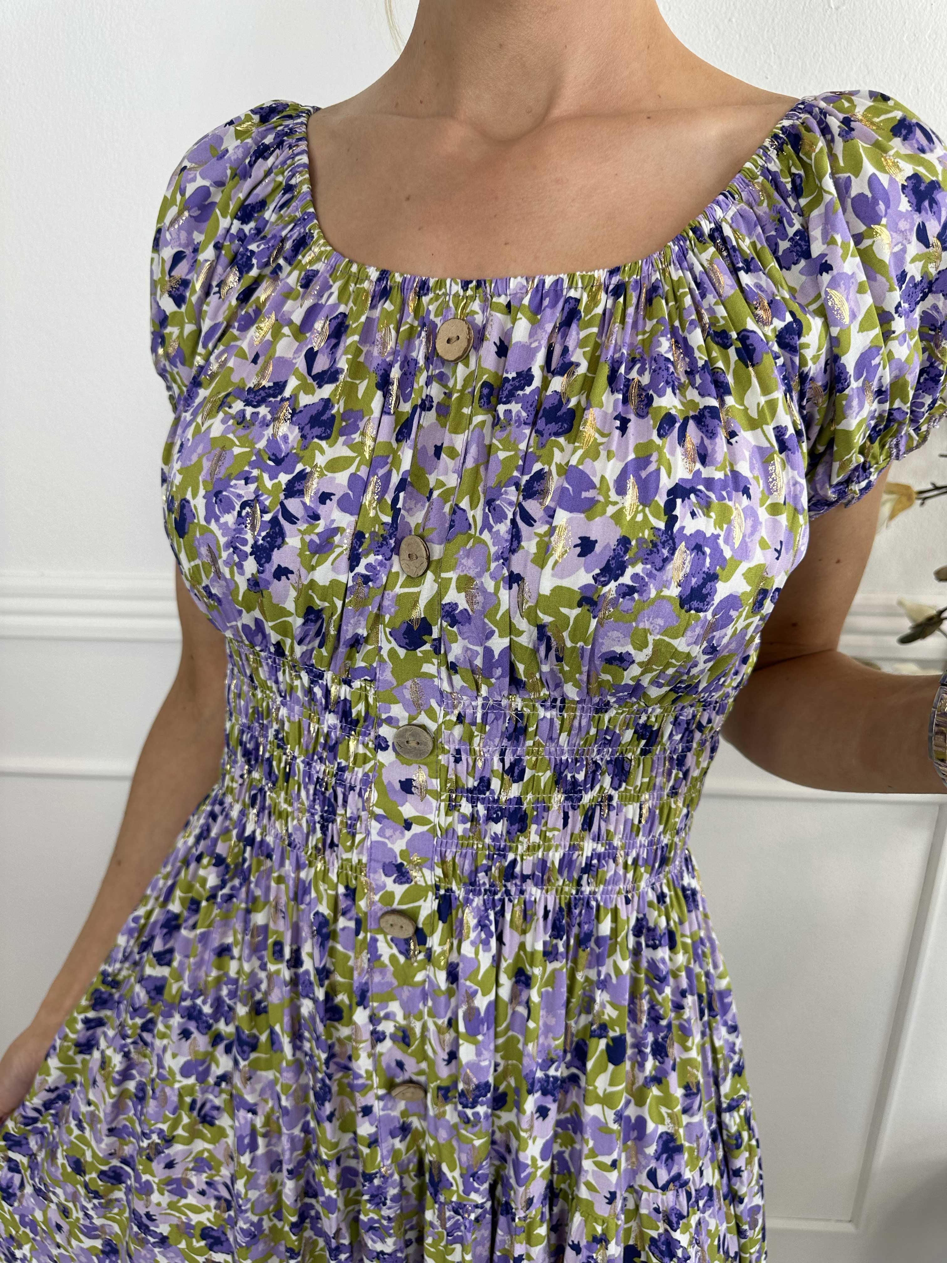 Elise Art - Lång mönstrad klänning med smock och träknappar